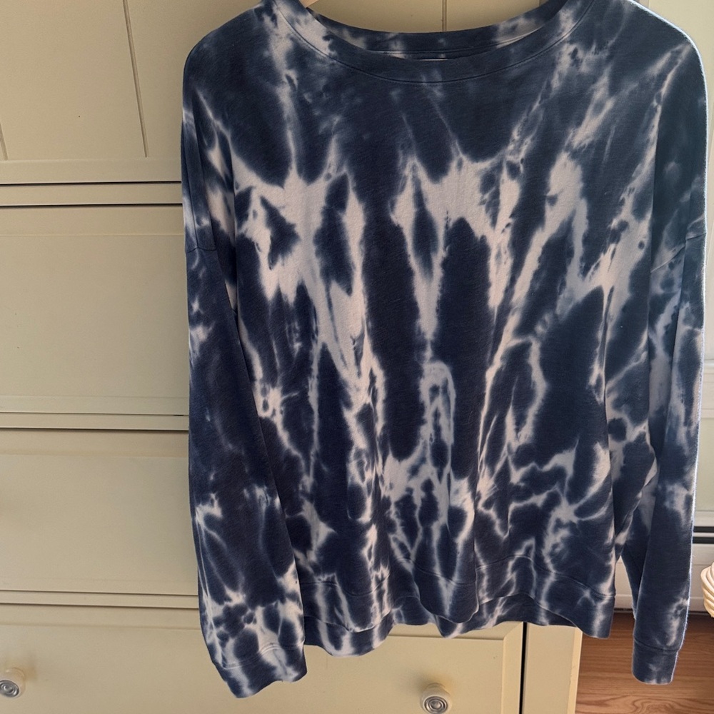 Banana Republic Blue and White Tie-Dye Top